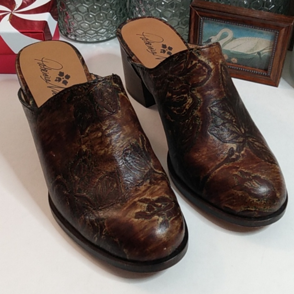 Patricia Nash leather mules Sz 6